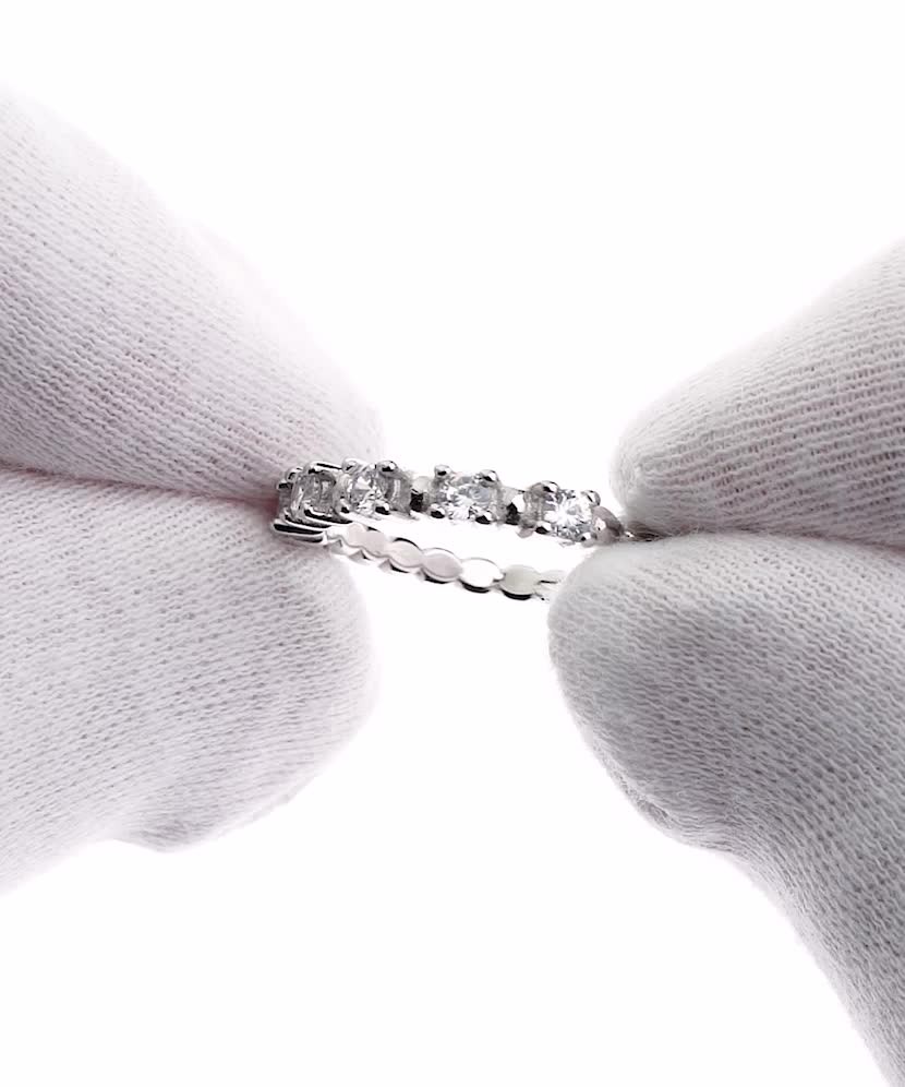 Sterling silver ring with zircons