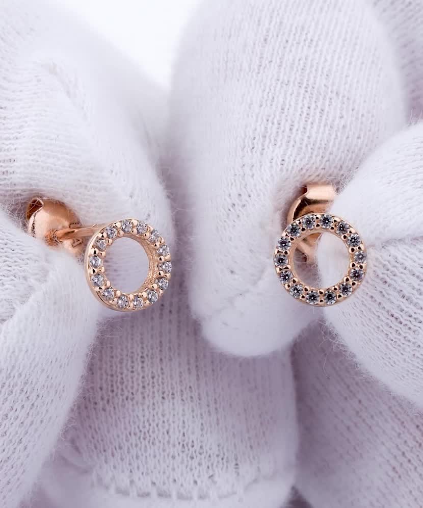 Gold earrings with zircons