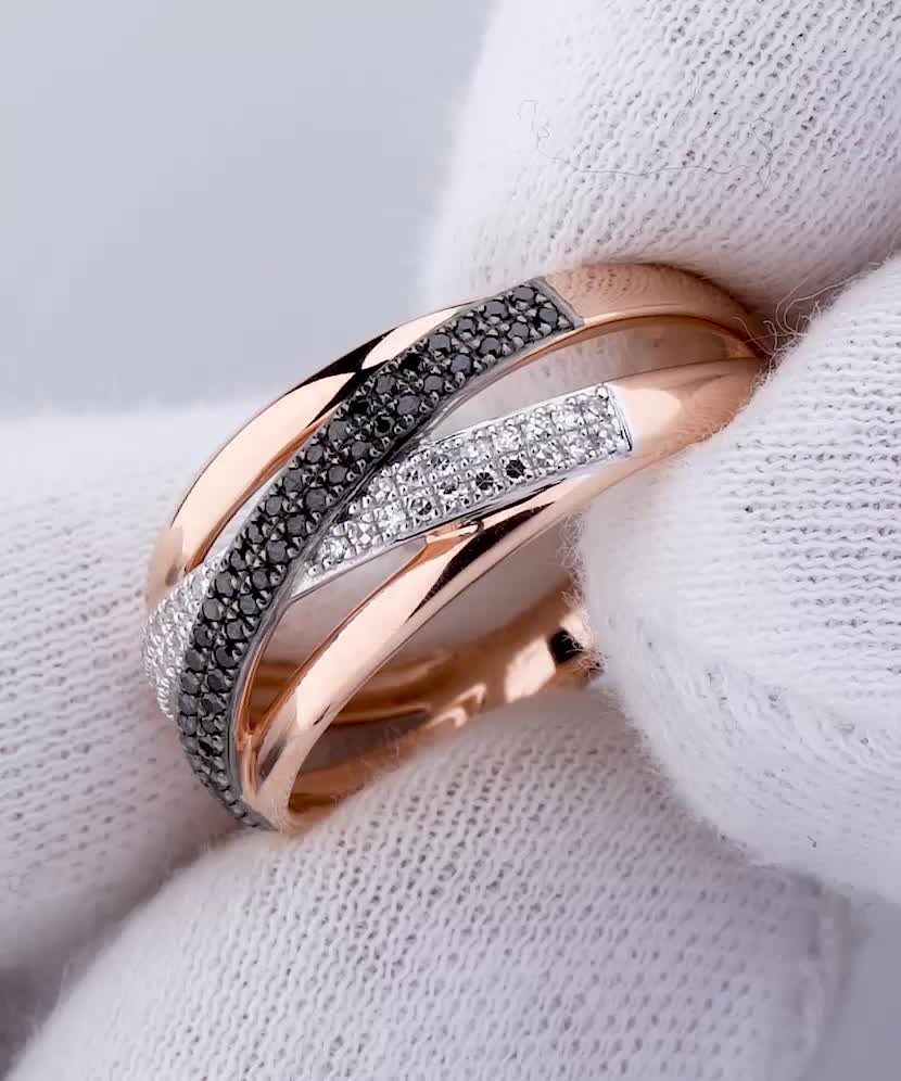 Gold ring with diamonds