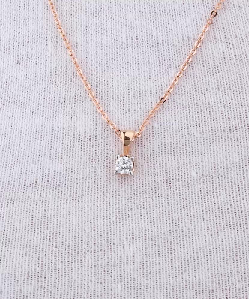 Gold chain with diamond pendant