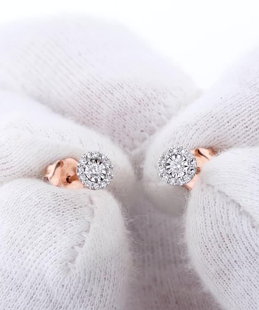 Gold earrings with diamonds