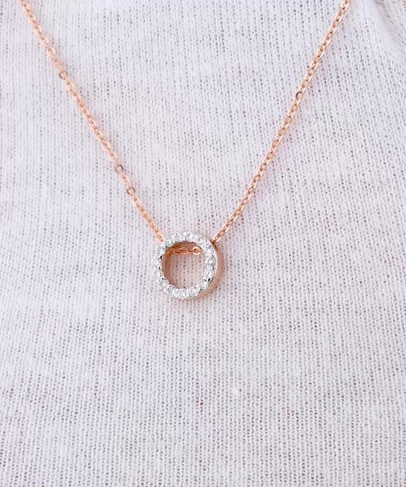 Gold chain with diamond pendant