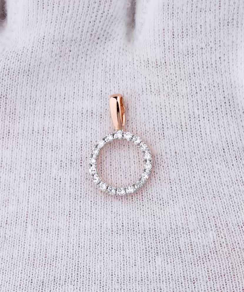 Gold pendant with diamonds