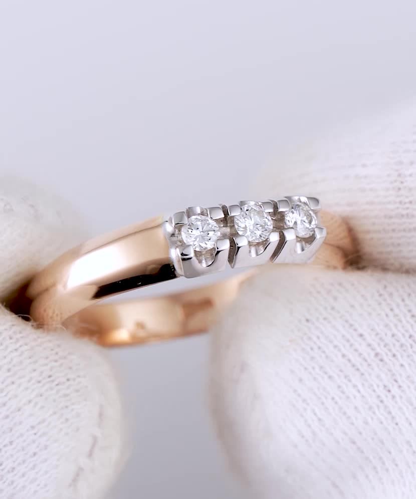 Gold ring with diamonds 0,107ct