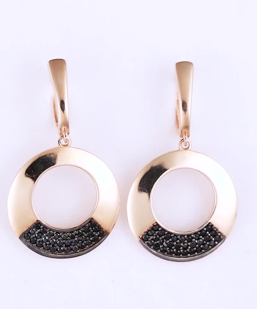 Gold earrings with zircons