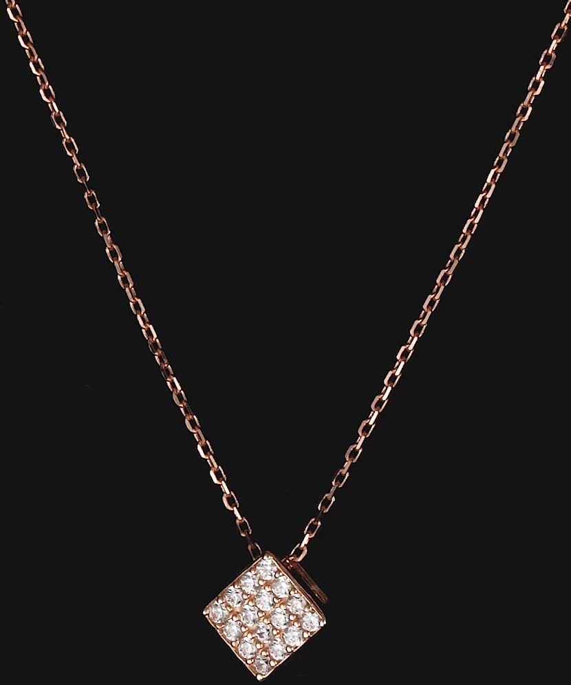 Gold chain with zirconium pendant
