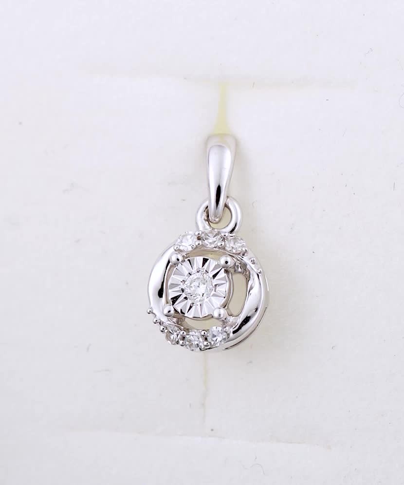 White gold pendant with diamonds