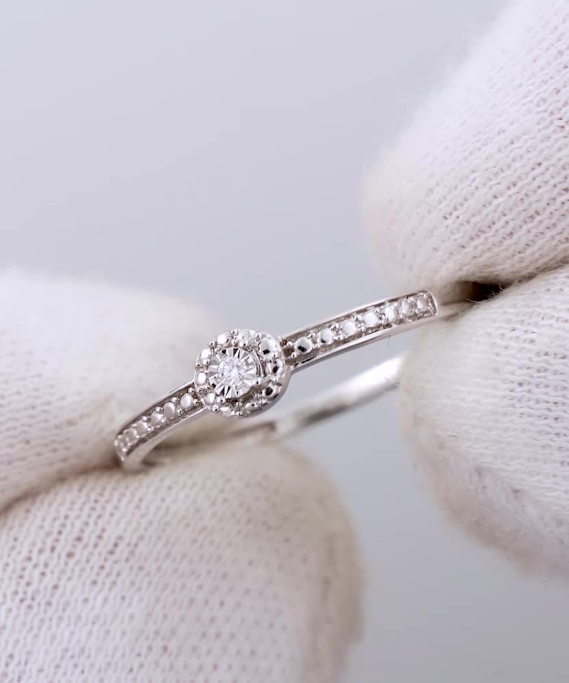 Balto aukso žiedas su deimantais