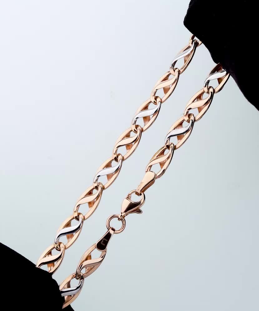 Kultainen riipus zirkonialla