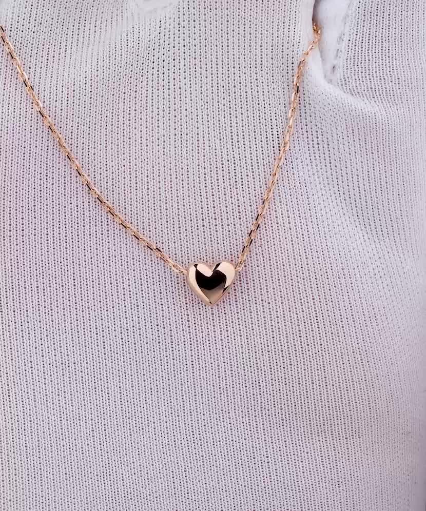 Gold chain with pendant "heart"