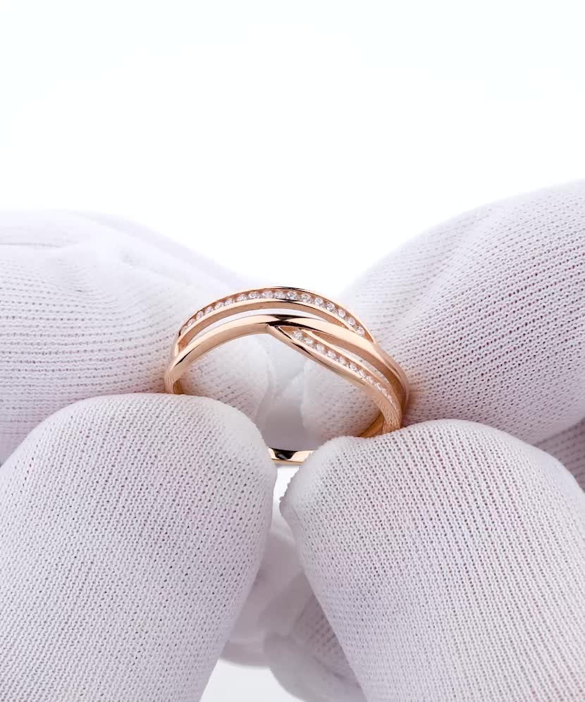 Gold ring with zircons