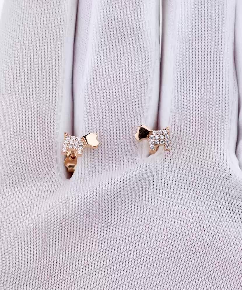 Gold earrings with zircons