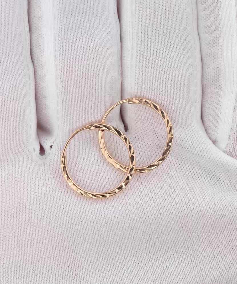 Gold engraved hoop earrings 18mm