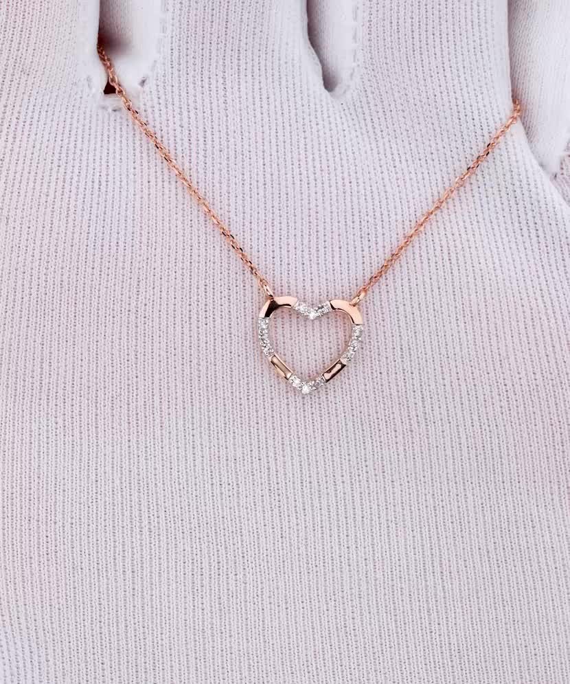 Gold chain with diamond pendant "Heart"