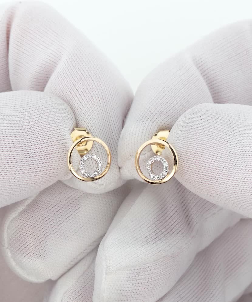 Yellow Gold earrings with diamonds